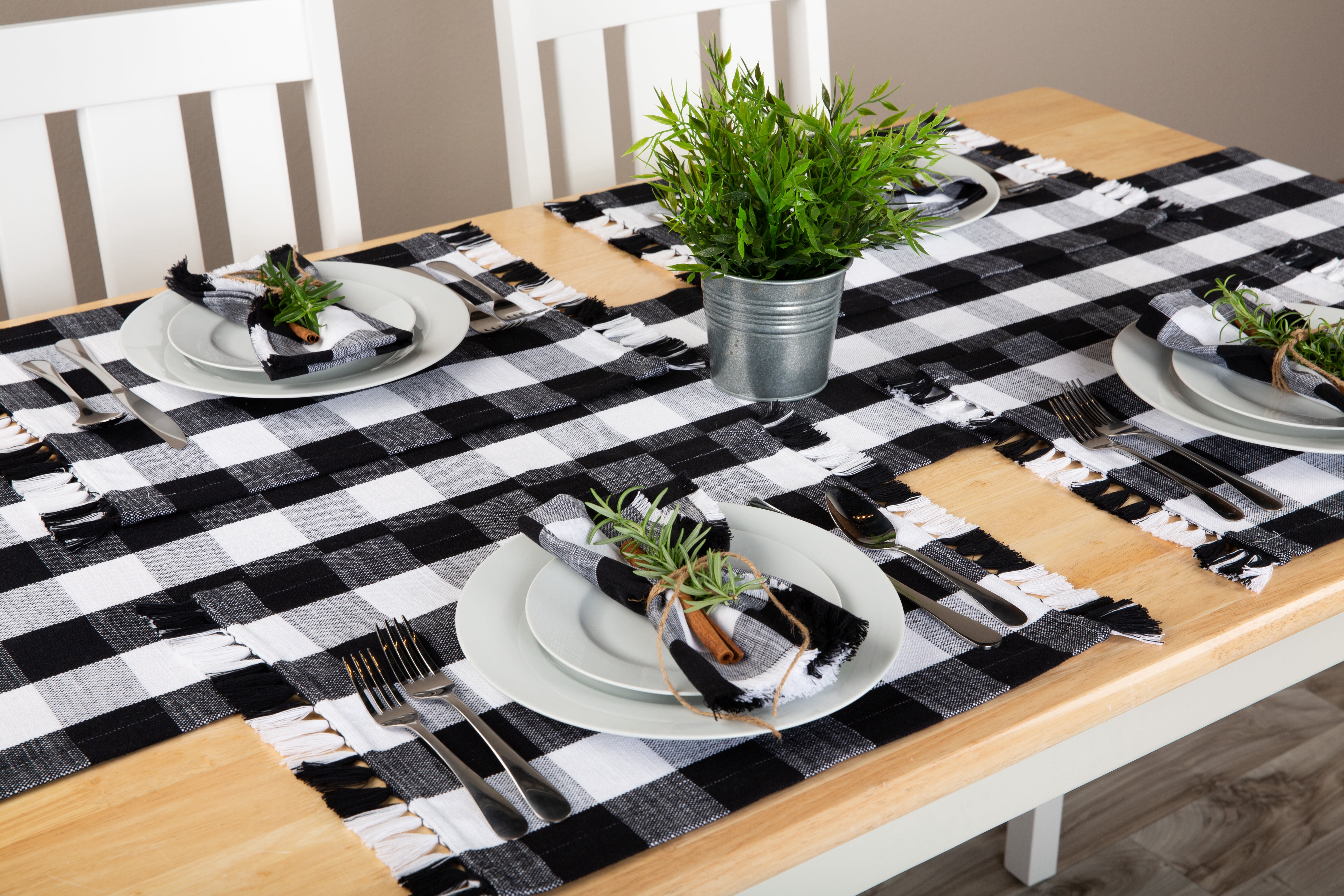 (2 pack) Mainstays Buffalo Plaid Woven Cotton Placemat, 1 Piece, Black and White