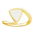 thumbnail image 1 of Divya Shakti Bague Panchdhatu en Corail Blanc Moonga Munga Triangulaire de 10,25-10,50 Carats pour Femmes, 1 of 5
