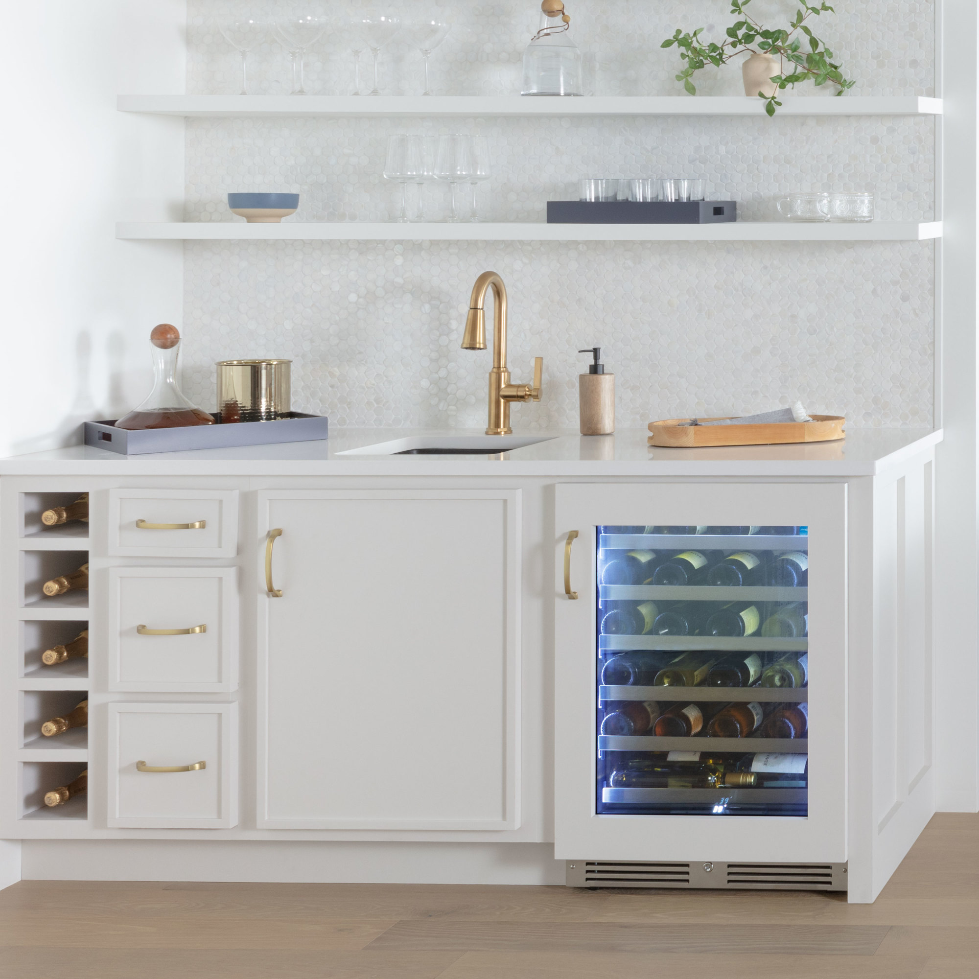 Landmark L3024ui1w-Rh 24" Wide 44 Bottle Capacity Single Zone Wine Cooler - Panel Ready