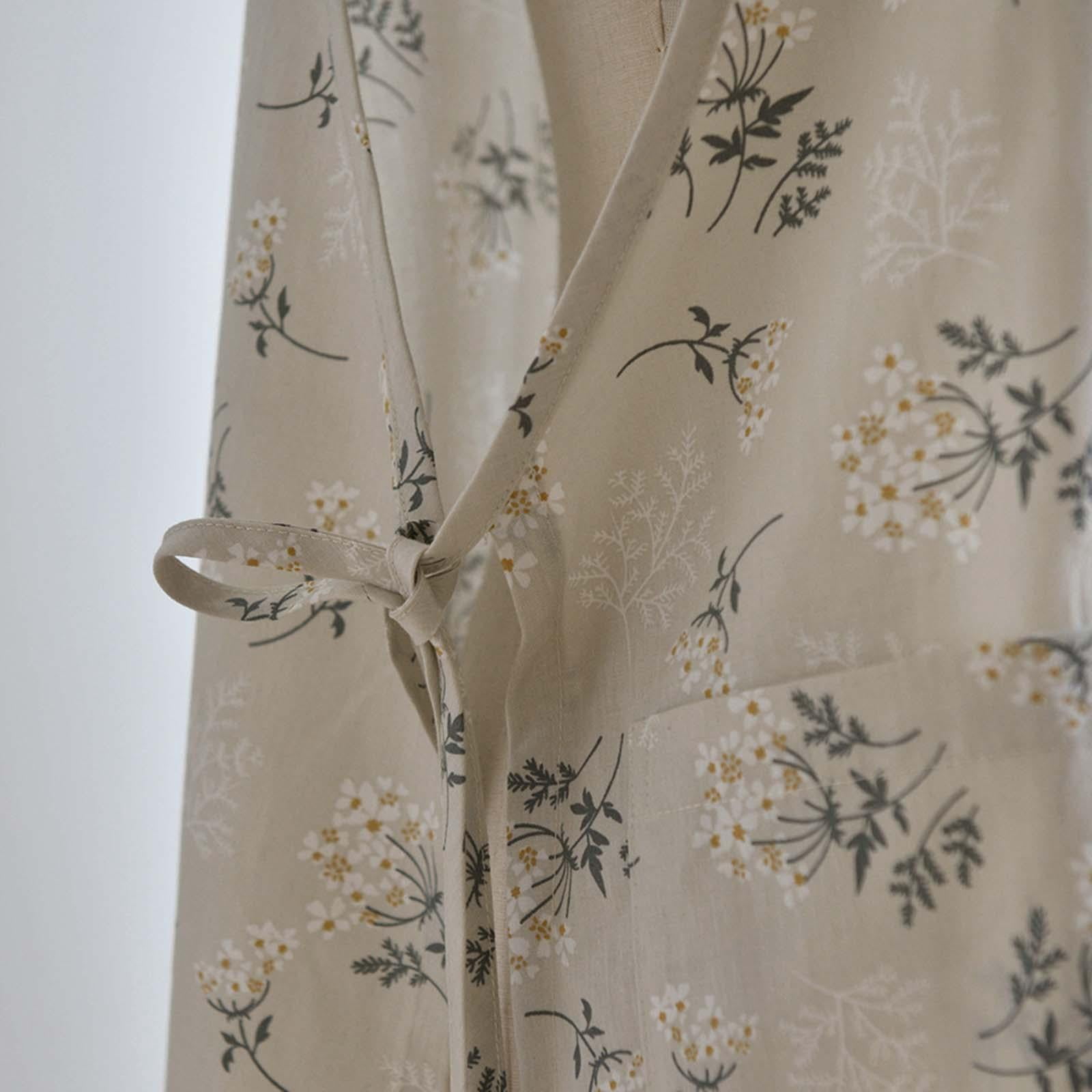 Fiocias Apron Waterproof Kitchen Apron with 2 Pockets Bib Apron Cooking Apron Work Apron Floral White