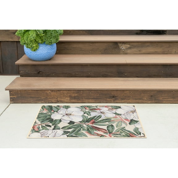 Stunning Transitional 2' x 3' Green and White Polypropylene Outdoor Area Rug