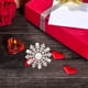 thumbnail image 5 of Broche, lindo broche de Navidad Pin decorativo broche Pin insignias joyería para bolsas de ropa decoración accesorios de mujer 4..1cm Macarena Pin de broche, 5 of 8