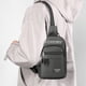 thumbnail image 4 of Xihbxyly Riñonera para Hombre, Tejido Impermeable, Bolsillo Oculto Antirrobo, Puerto de Carga Usb, Correa Transpirable, Versátil para Deportes Al Aire Libre, Bandolera de Viaje, Tamaño 27 X 17 X 9 Cm, 4 of 7