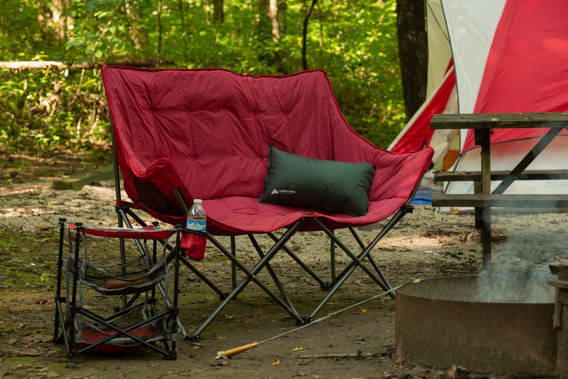 Mesa de campamento de 3 repisas Ozark Trail, roja, 14"L x 14"W x 18"H 2