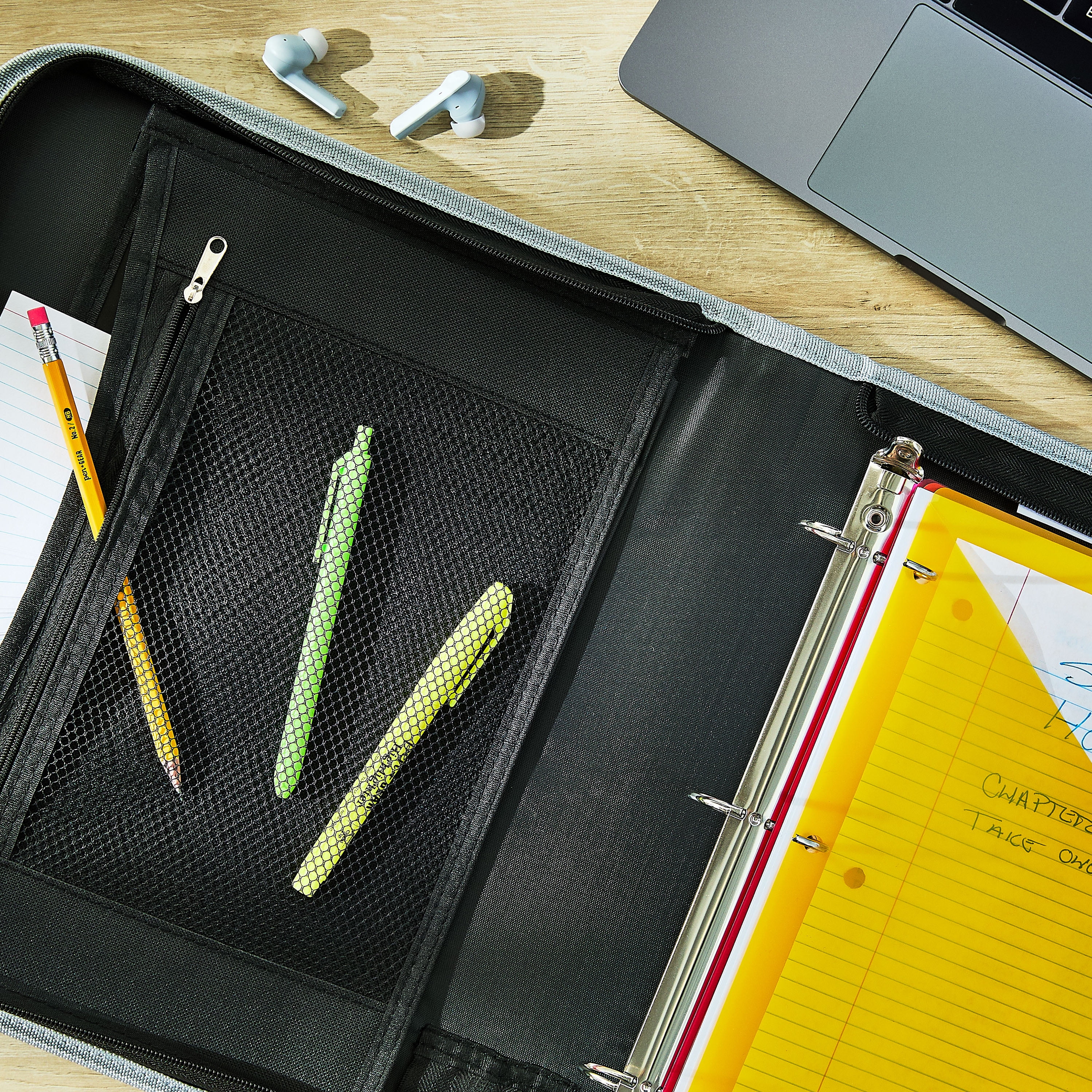 Pen+Gear Pocket Zipper Binder, 1.5”, Round Ring, 11.75” x 2” x 14” , Black