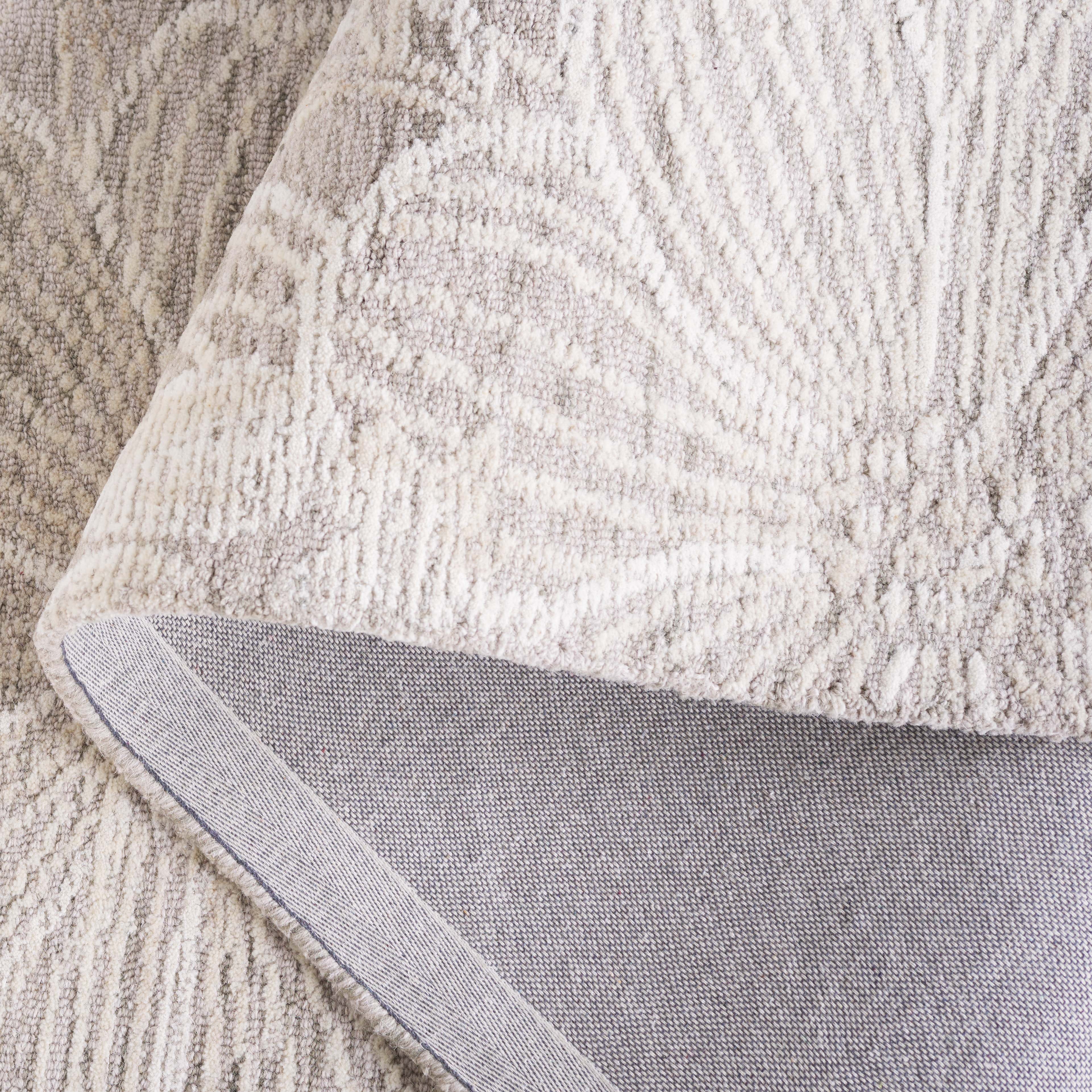 SAFAVIEH Jardin Lucetta Floral Area Rug, Grey/Ivory, 6' x 6' Square