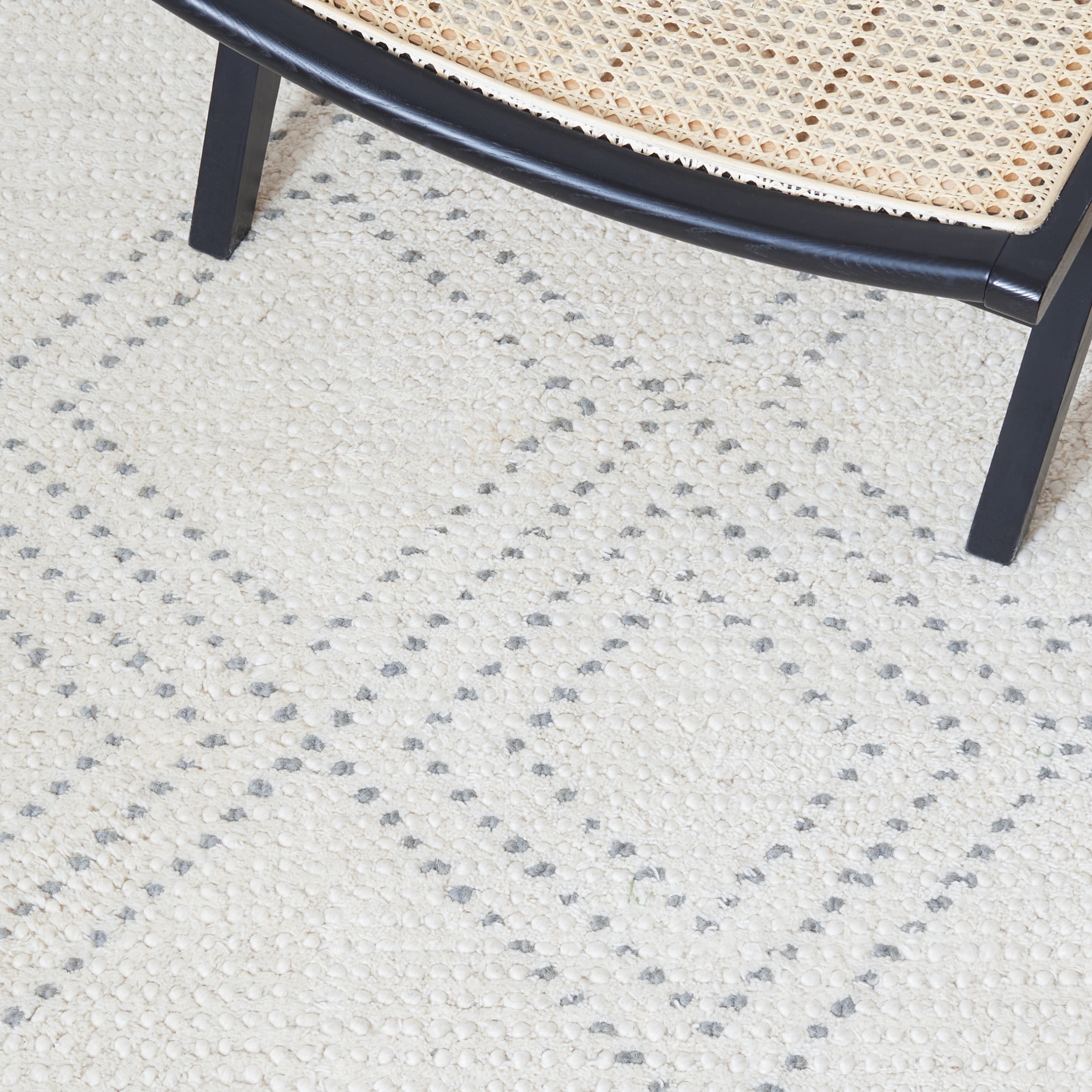 SAFAVIEH Casablanca Idella Diamond Area Rug, Ivory/Grey, 8' x 10'