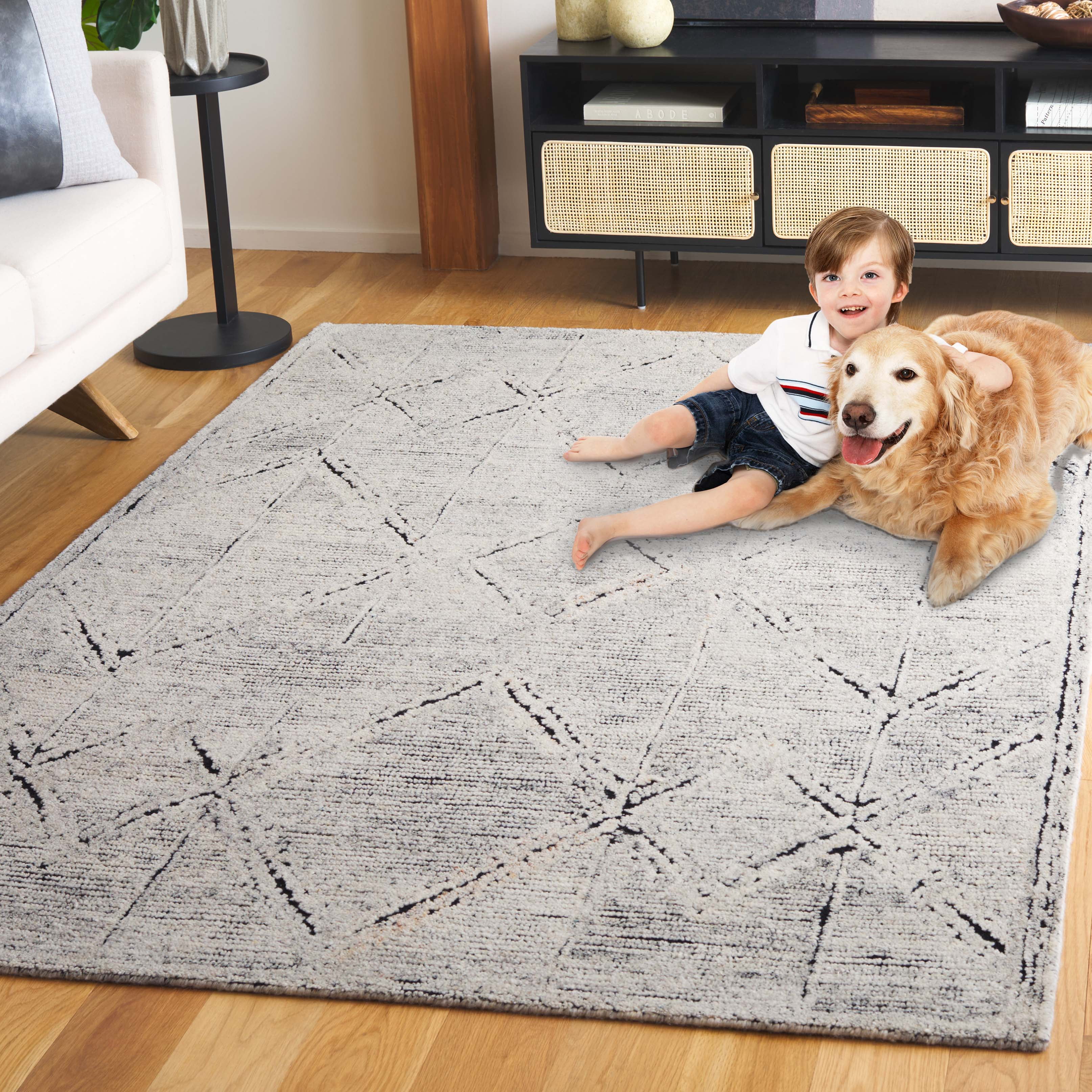 SAFAVIEH Kenya Lorelle Geometric Area Rug, Ivory/Black, 8' x 10'