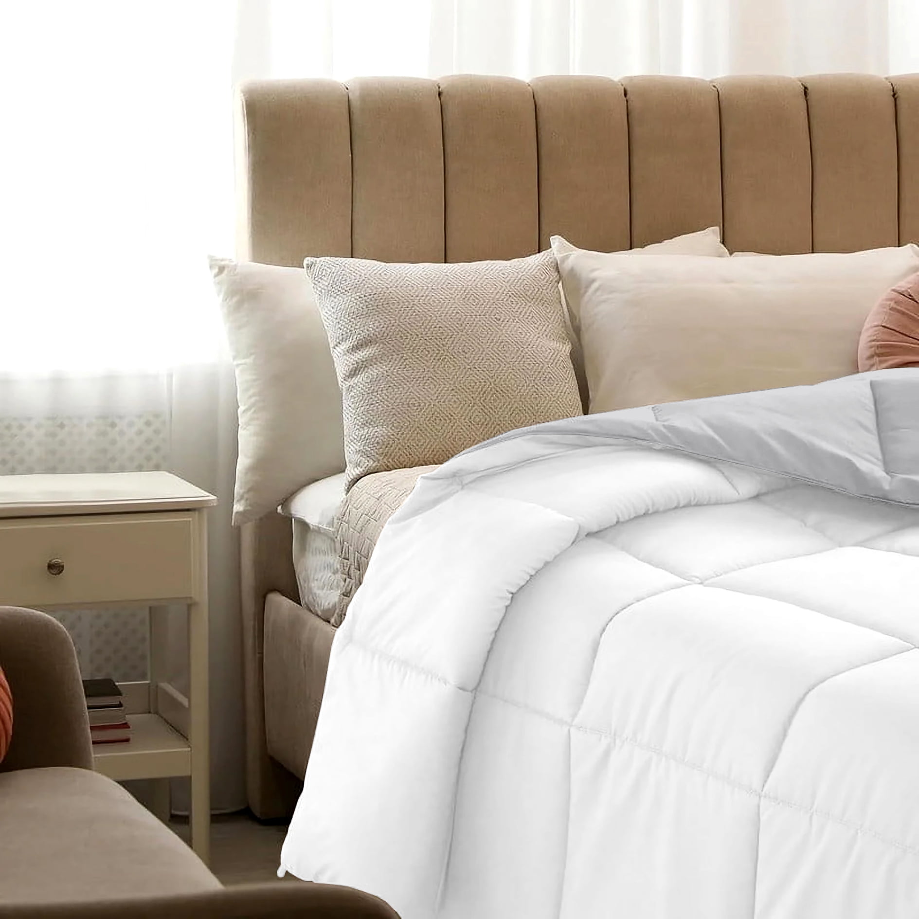 All Season Comforter Oversized King 120X120, Duvet Insert, Quilted Comforter with Corner Tabs, Lightweight Quilt, Down Alternative Hotel Comforter Oversized King 120X120 White/Silver Gray