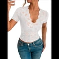 thumbnail image 2 of Blusa de para Mujer, de Corta, Cuello Redondo, Ajustada, con Encaje Floral Liso, Blusas Transparentes con Cuello en V L, 2 of 7