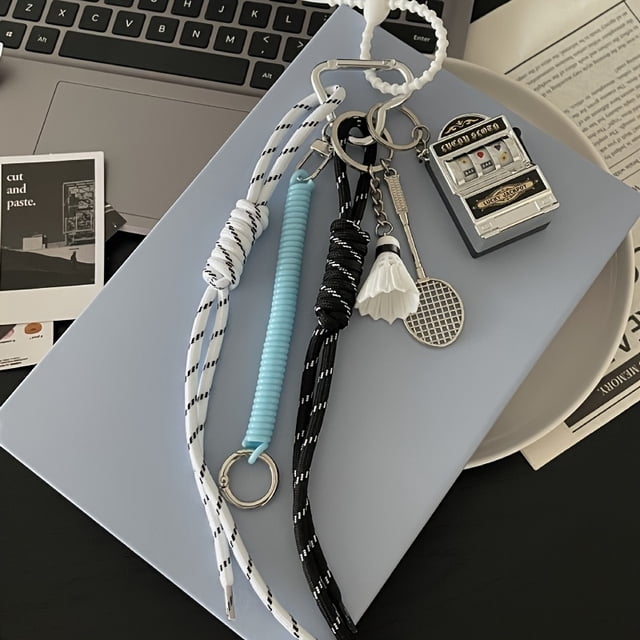QJUHUNG Cute Cartoon Fashion Personality Creative Resin Badminton Racket Bag Backpack Car Pendant Phone Case Keychain Key Ring Valentine‘s Day Holiday Party Small Gift Small Gift Decorati