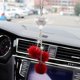 thumbnail image 1 of Accesorios ostentosos para coche para hombre y mujer, abalorios de espejo con vista de corazón de amor blanco y Borgoña, accesorios colgantes de la suerte, 1 of 5