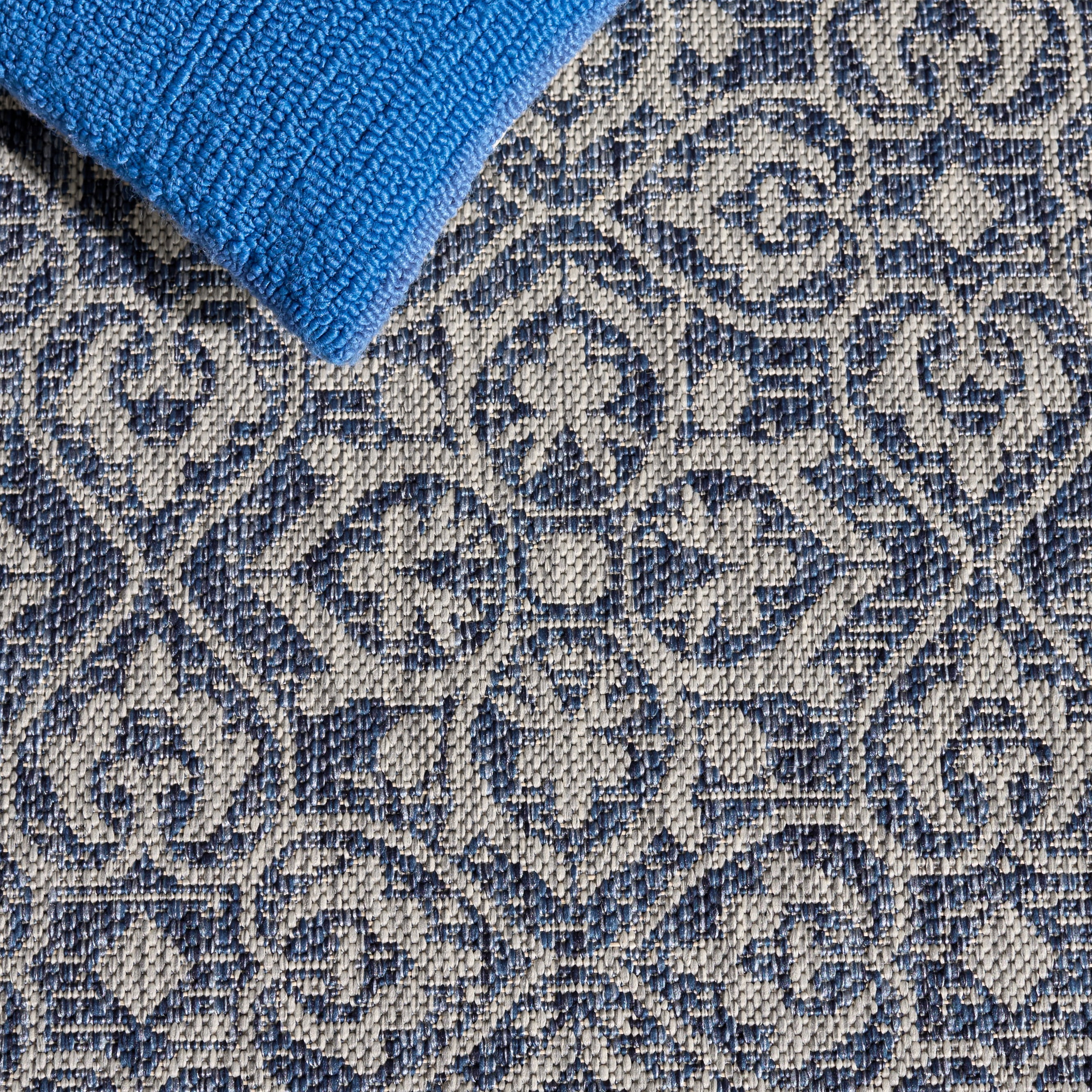 SAFAVIEH Courtyard Lillie Geometric Indoor/Outdoor Area Rug, Navy/Grey, 8' x 11'