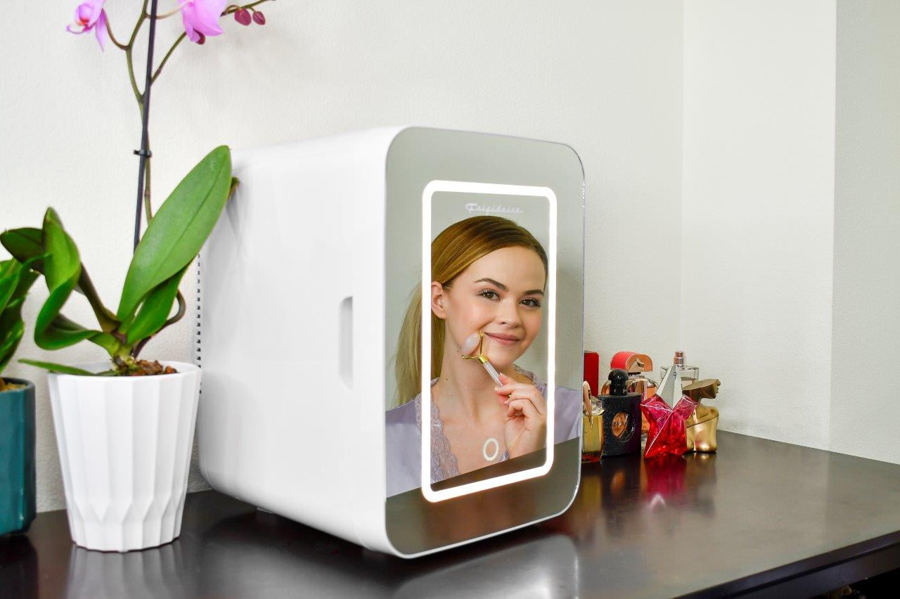 Frigidaire Beauty Mirror Mini Fridge 6.5L 9 Can, White Lighted Skincare Cooler for Vanity, Bedroom, Office, Dorm