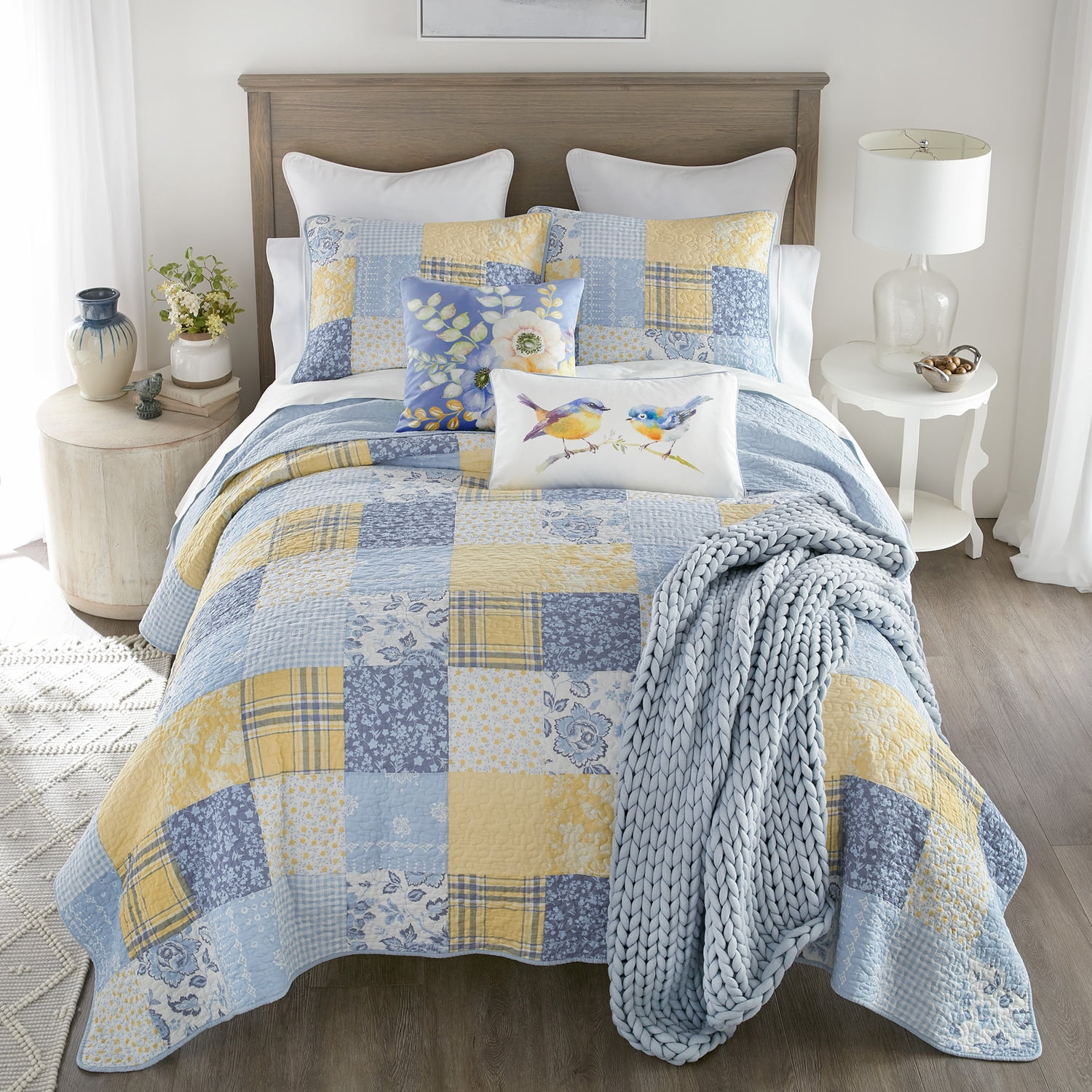 Donna Sharp Spring Flowers King Pieced Cotton 3PC Quilt Set