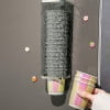 Dispensador de agua colgante de plástico, vaso desechable con soporte sin marcas, vasos de papel, suministros incluidos.