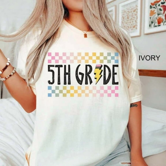 Comfort Colors Fifth Grade Teacher Shirt 5th Grade Teacher First Day Of School T-Shirt Retro Fifth Grade Team Tee 5th Grade Teacher Gift