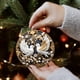 thumbnail image 4 of Colgante de bendición de nacimiento de Navidad 2025 | Adorno acrílico para coche con visión estereoscópica | Decoración para árbol de Navidad y hogar | Regalo para recién nacidos para Navidad y, 4 of 5