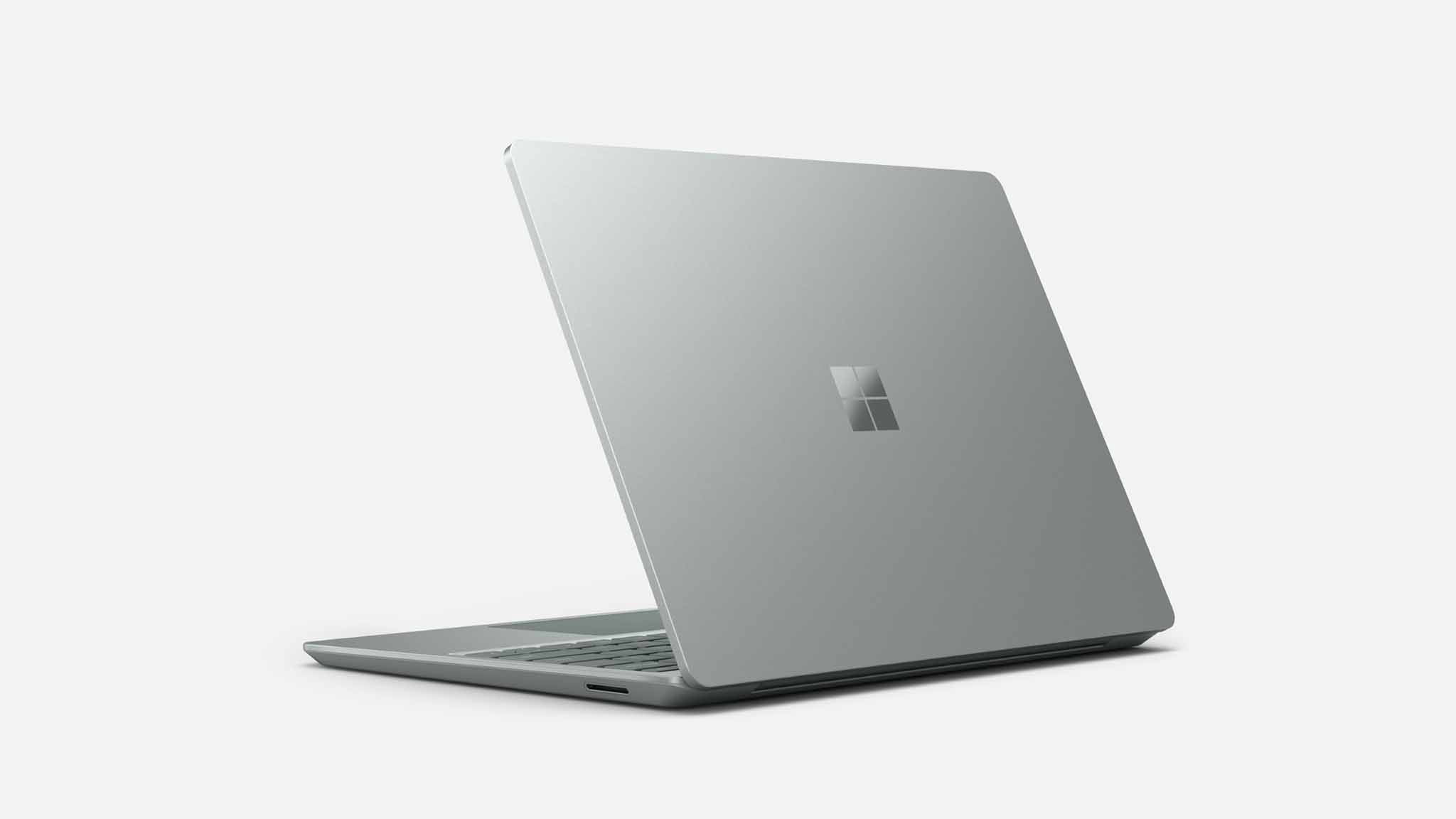 Microsoft Surface Laptop 2nd. Gen - 13.5" Intel Core i5 16GB RAM 256GB Storage - Windows 10