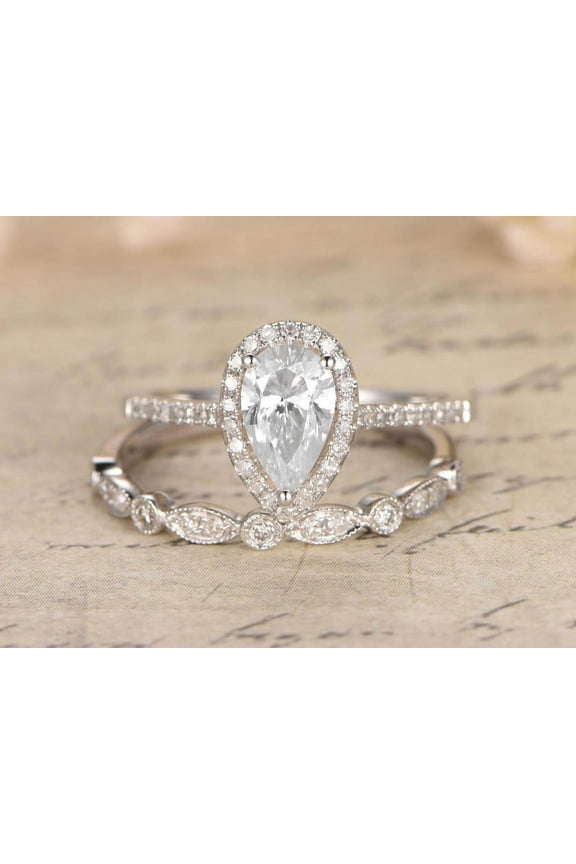 Superb 2.25 Carat Pear cut Moissanite Diamond Wedding Ring Set with 18k Gold Plating
