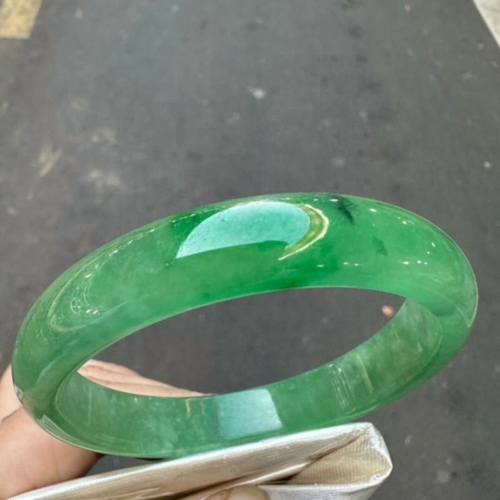 Green Natural Jade Bangle Bracelet for Women Healing Protection Good Luck Natural Gemstone Fengshui Jewelry for Wife Mother's Day Gift for Mom