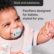 Tommee Tippee Ultra-Light Silicone Pacifier, 18-36 months, 2-Count, Symmetrical One-Piece Design, BPA-Free Silicone Binkies, Includes Sterilizer Box