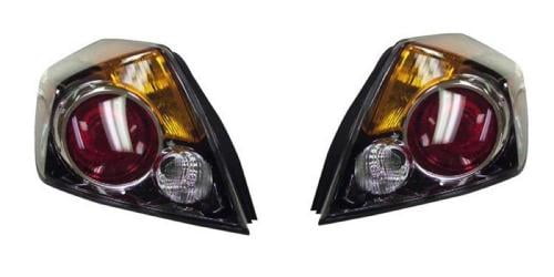2009 nissan altima tail light