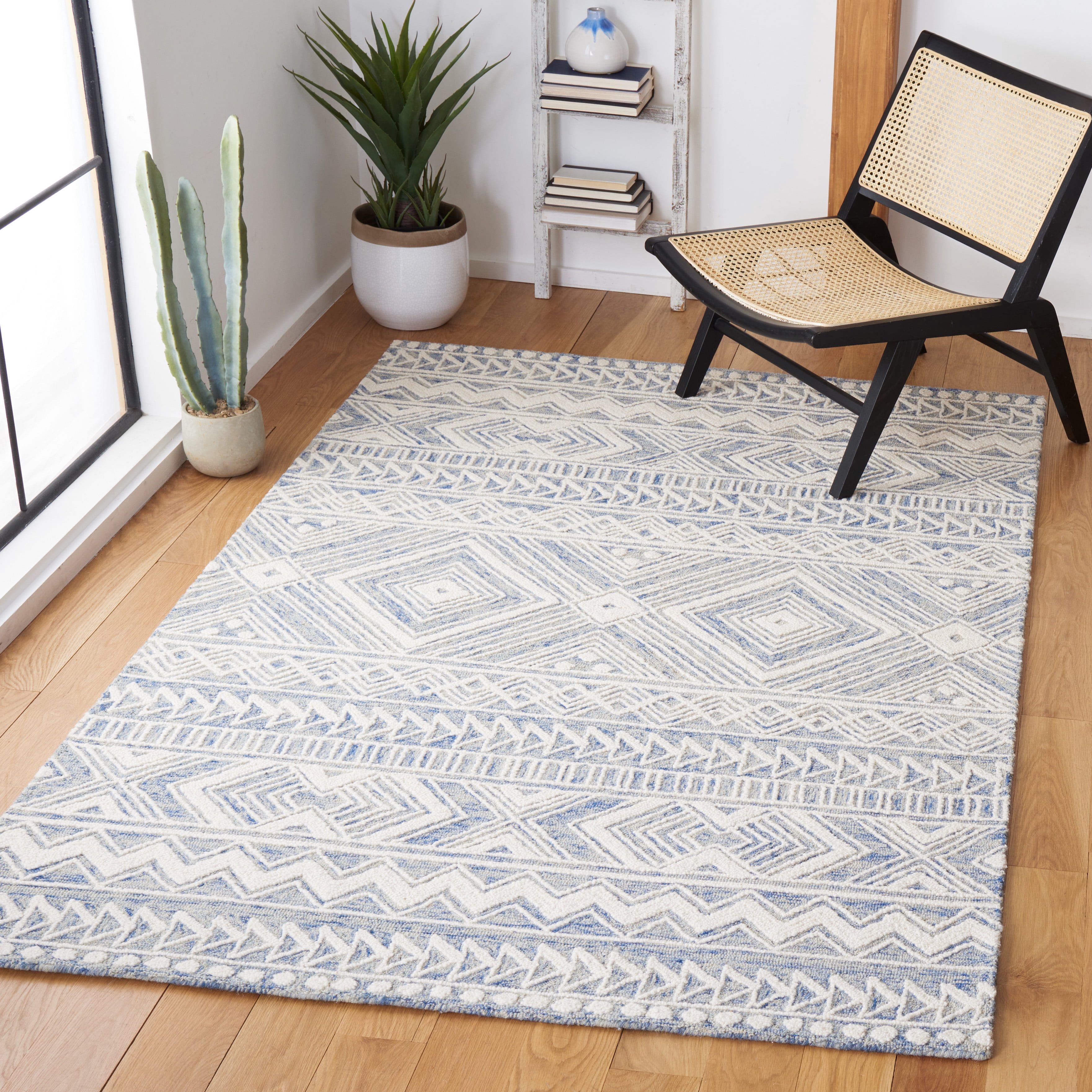SAFAVIEH Metro Padraic Medallion Area Rug, Blue/Ivory, 6' x 6' Square