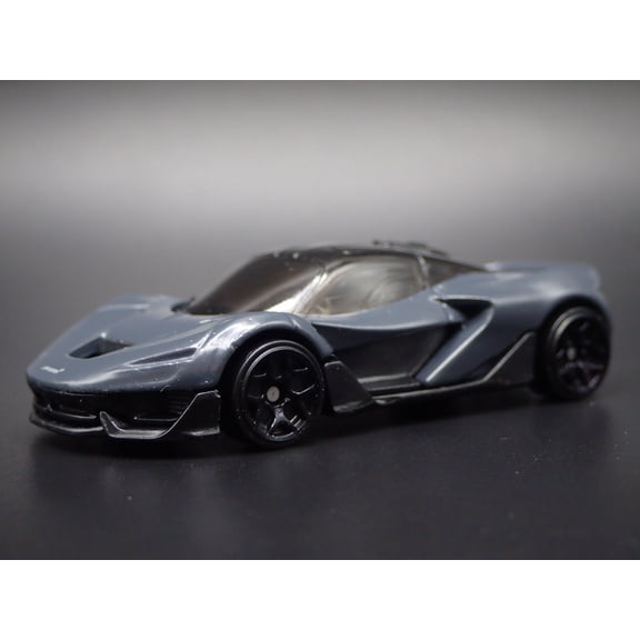 Open Box 2025 25 MCLAREN W1 SUPER CAR GRAY 1:64 SCALE DIORAMA DIECAST MODEL CAR