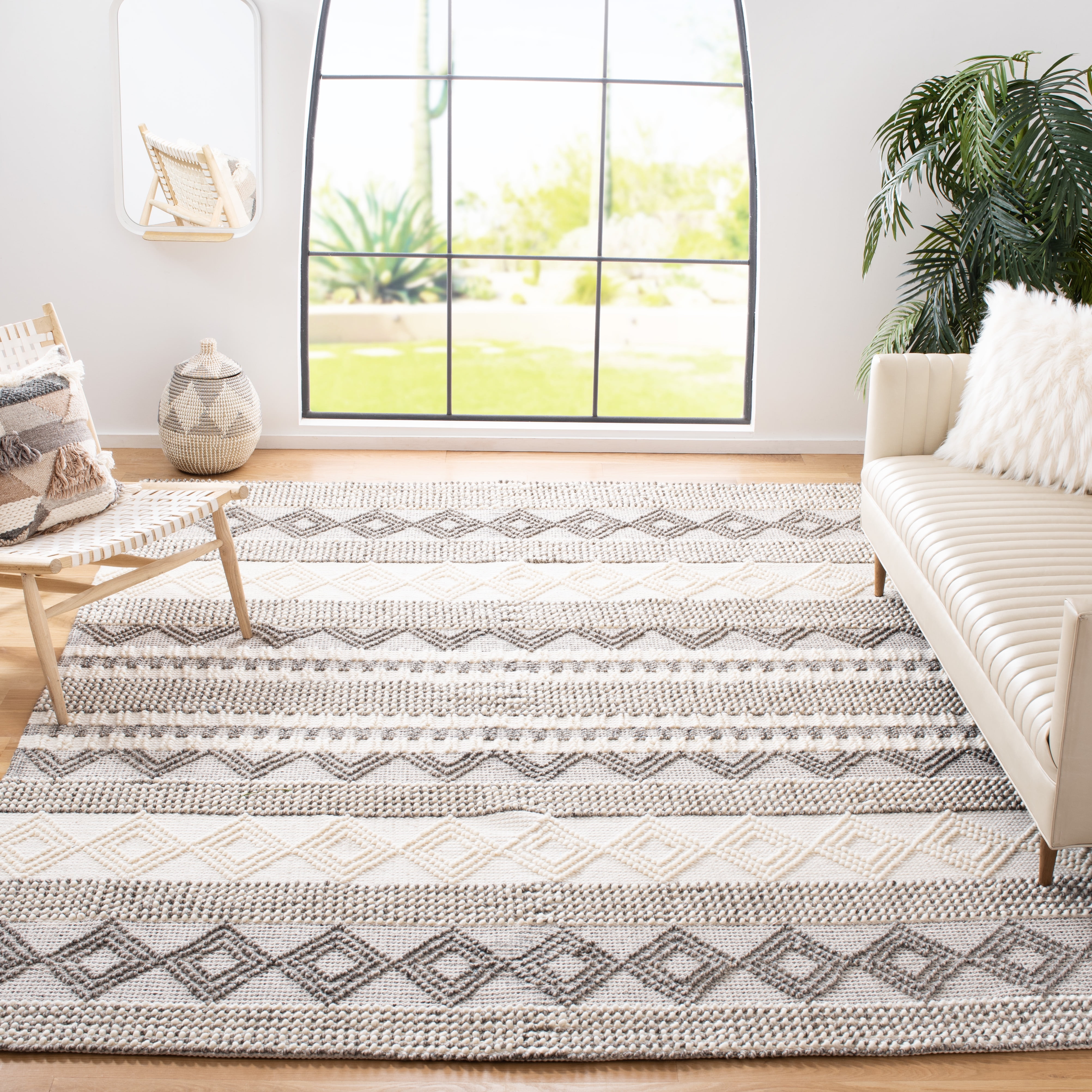 SAFAVIEH Natura Carly Geometric Area Rug, Grey/Ivory, 7' x 7' Square