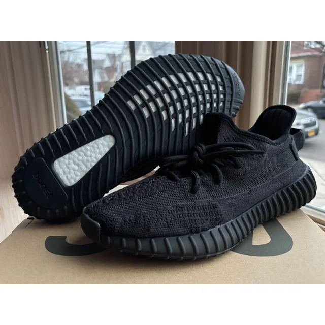 NEW Adi-das Yeezy Boost 350 V2 (HQ4540) - Onyx Size 10