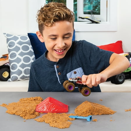 Monster Jam, Monster Dirt Starter Set, Featuring 8oz of Monster Dirt and 1:64 Scale Die-Cast Monster Jam Truck (Playset May Vary)