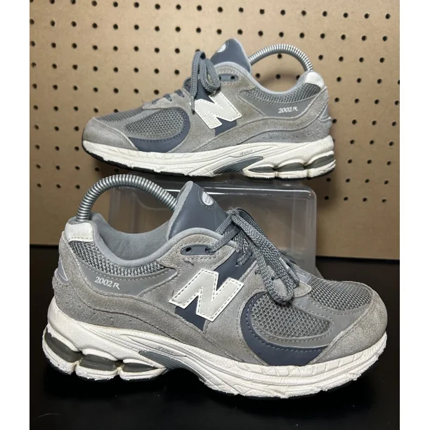 New Balance 2002r Steel Gray Running Shoes Sneakers Mens Size 5.5 / Womens 7