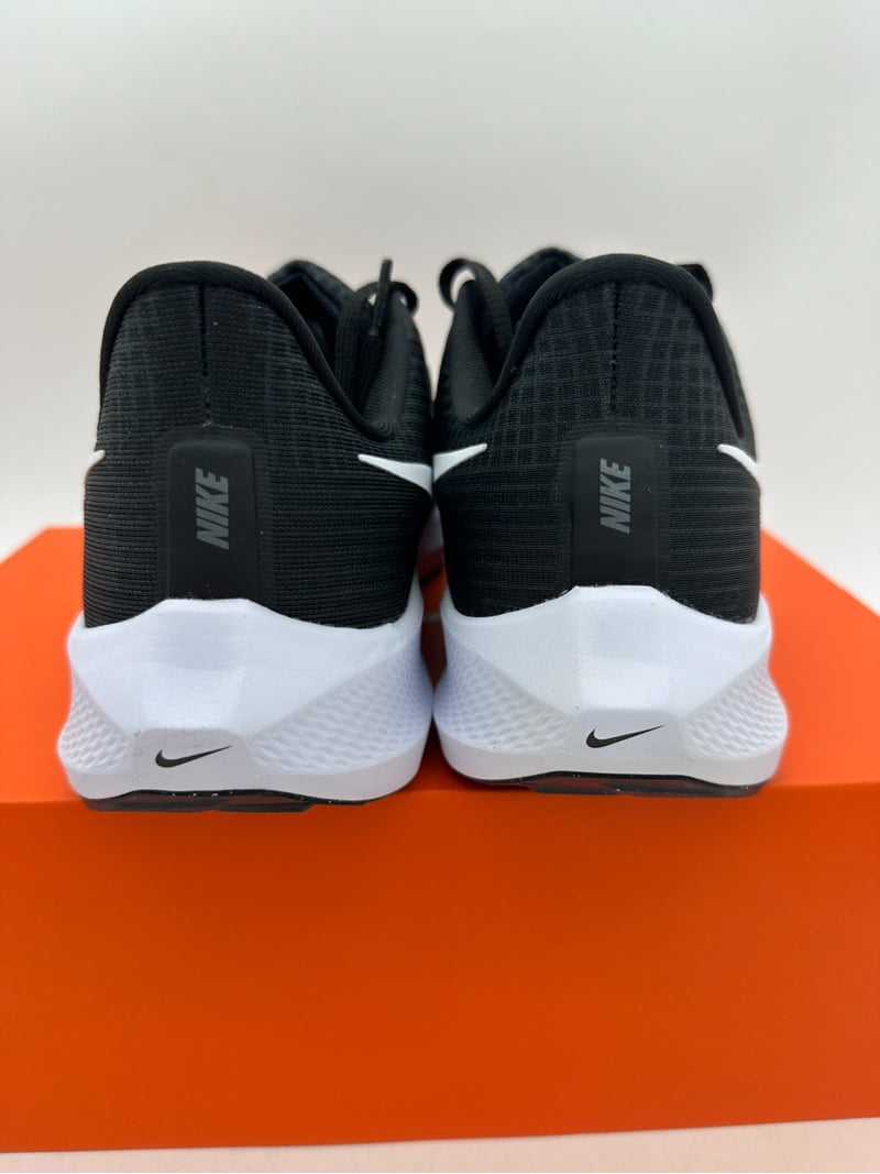 Nike Air Zoom Pegasus 39 Men's Size 13 Black White Athletic Shoes