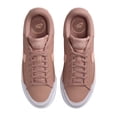 thumbnail image 4 of Tenis Nike para Mujer Court Legacy Lift, 4 of 5