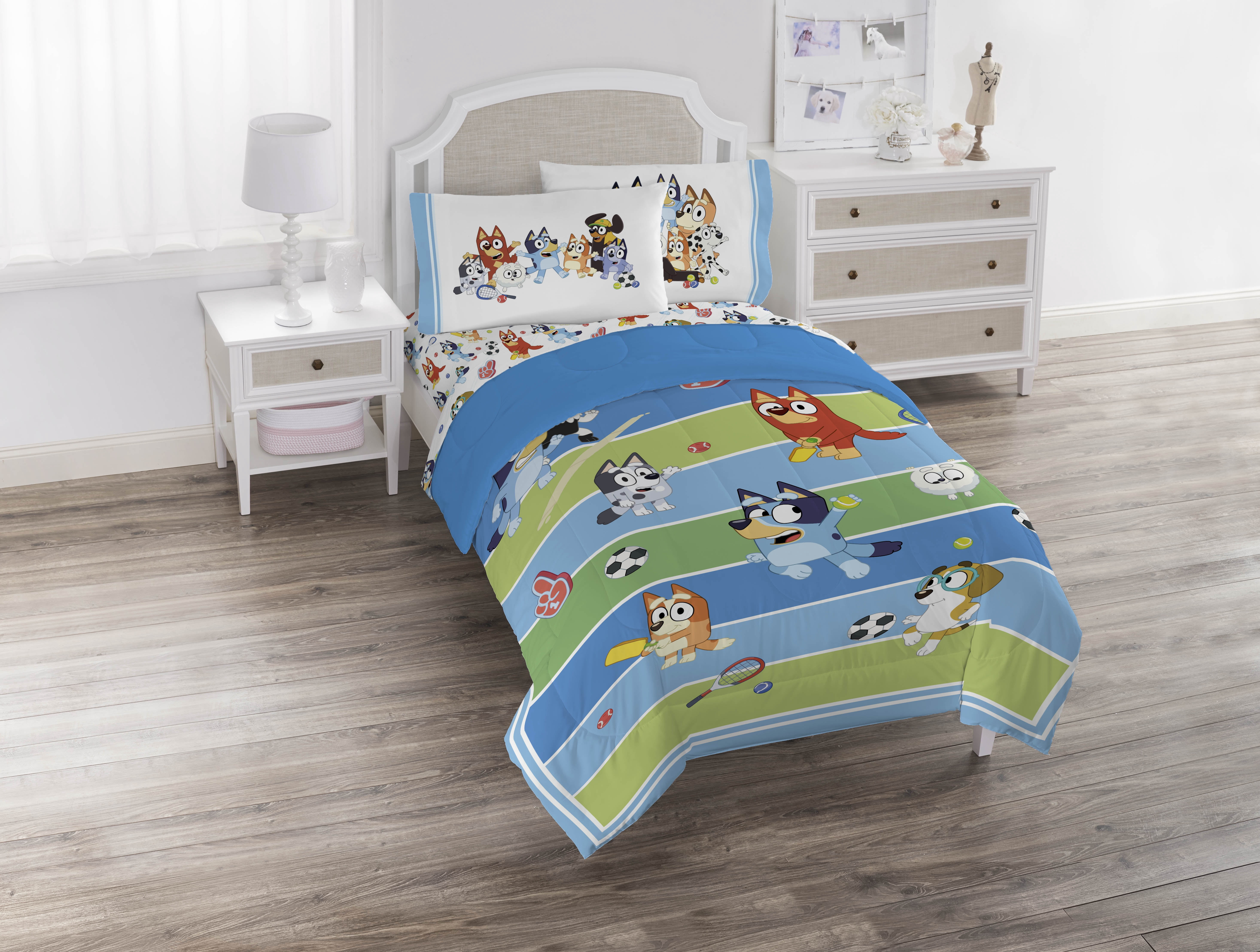 BBC Studio Bluey Lets Play Sports 5 Piece Twin Size Kids Comforter Set with Sham - Sports Bedding for Kids Bedroom
