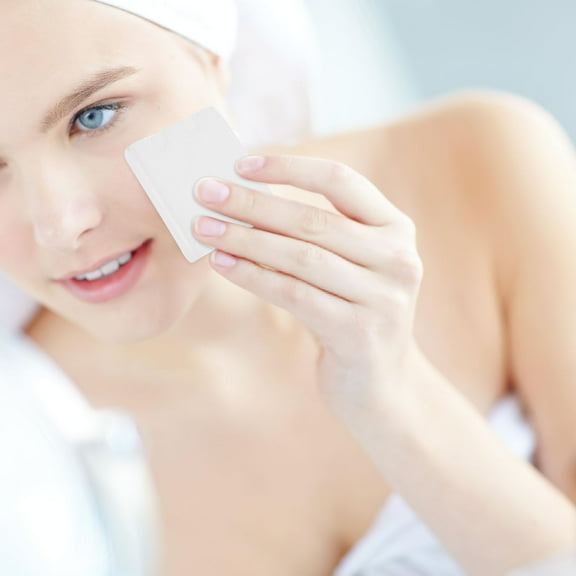 LULULION 100Pcs Portable Cotton Pads Soft Facial Cushions for Makeup Removal and Skin Care