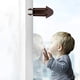 thumbnail image 3 of 8 Uds cerraduras de ventana cerradura de seguridad antipellizco puerta de ventana cerradura protectora para niños, 3 of 5