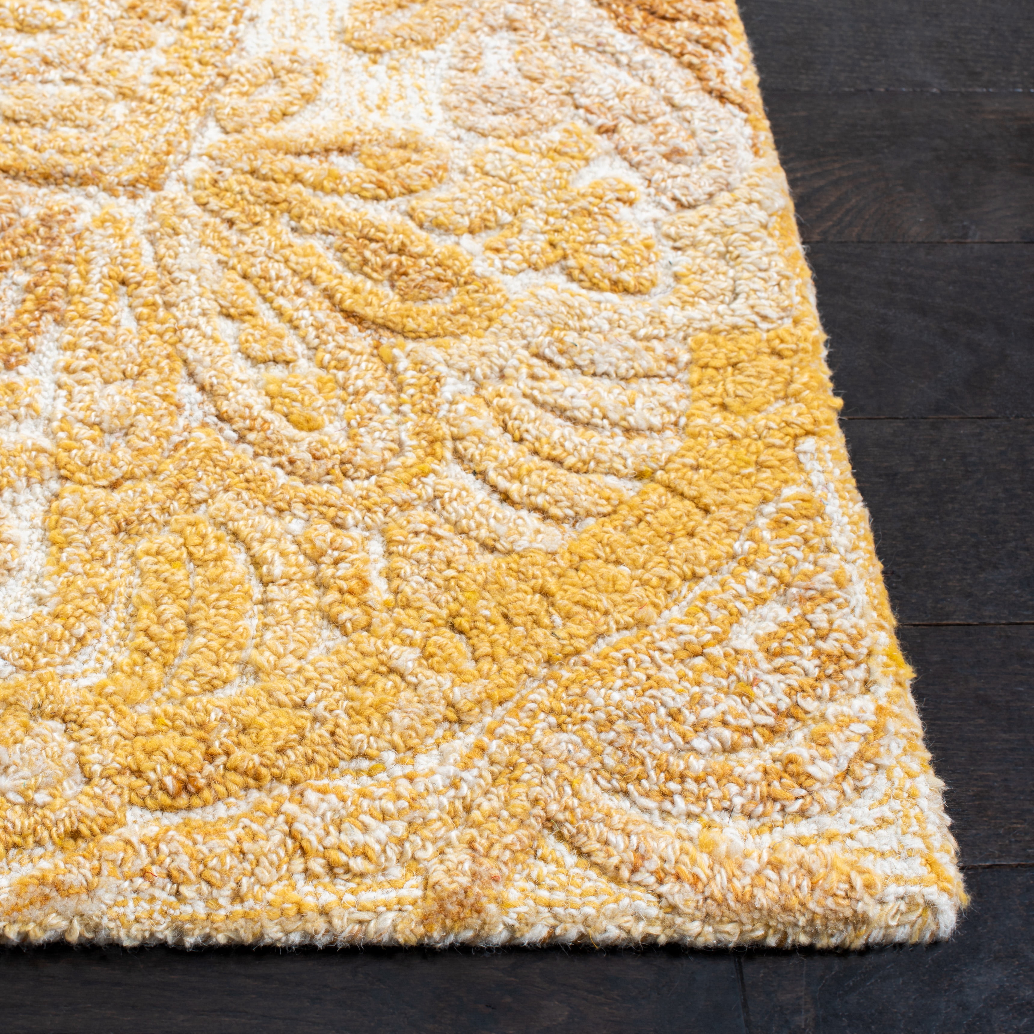 SAFAVIEH Marquee Georgiana Floral Area Rug, Yellow/Ivory, 6' x 6' Square