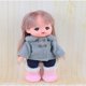 thumbnail image 2 of Trajes de Pantalones Zulema para muñecas gris con accesorios, 2 of 8