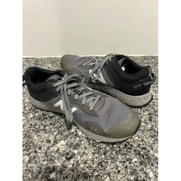New Balance Mens FF Arishi V1 MTARISC1 Gray Running Shoes Sneakers Size 10.5D