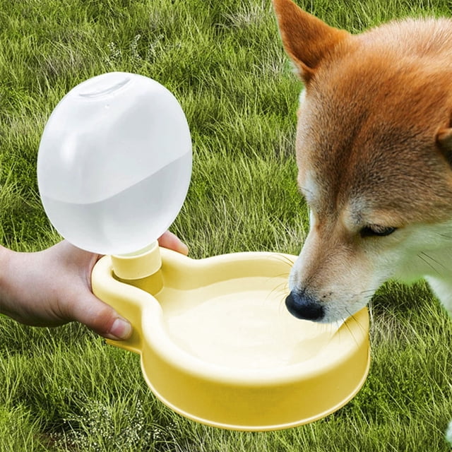 Botella dispensadora de agua para mascotas para exteriores con cuenco adjunto, botella portátil impermeable para perro de viaje y gatos, plástico multicolor, 18,5 cm, 250 g, 1 paquete