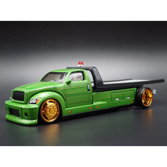 Open Box MODERN CUSTOM FLATBED CAR HAULER FORD GREEN 1:64 SCALE DIORAMA DIECAST MODEL CAR