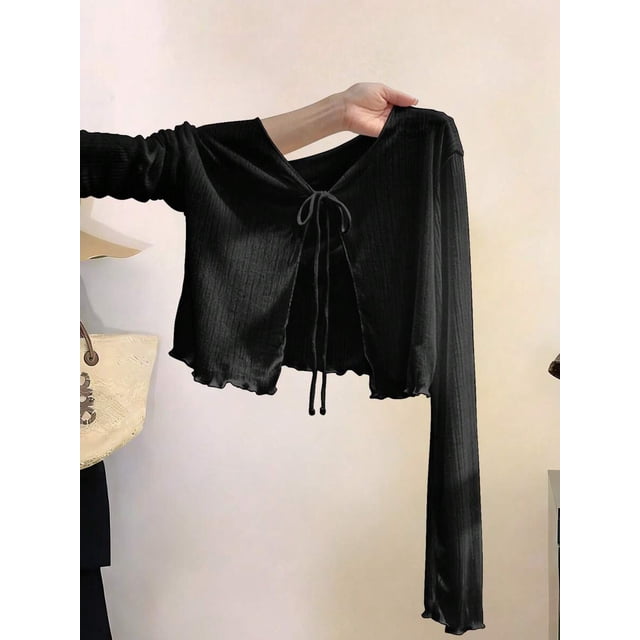 Blusa Ligera De Manga Larga Con Cuello En V Y Cordón Negro