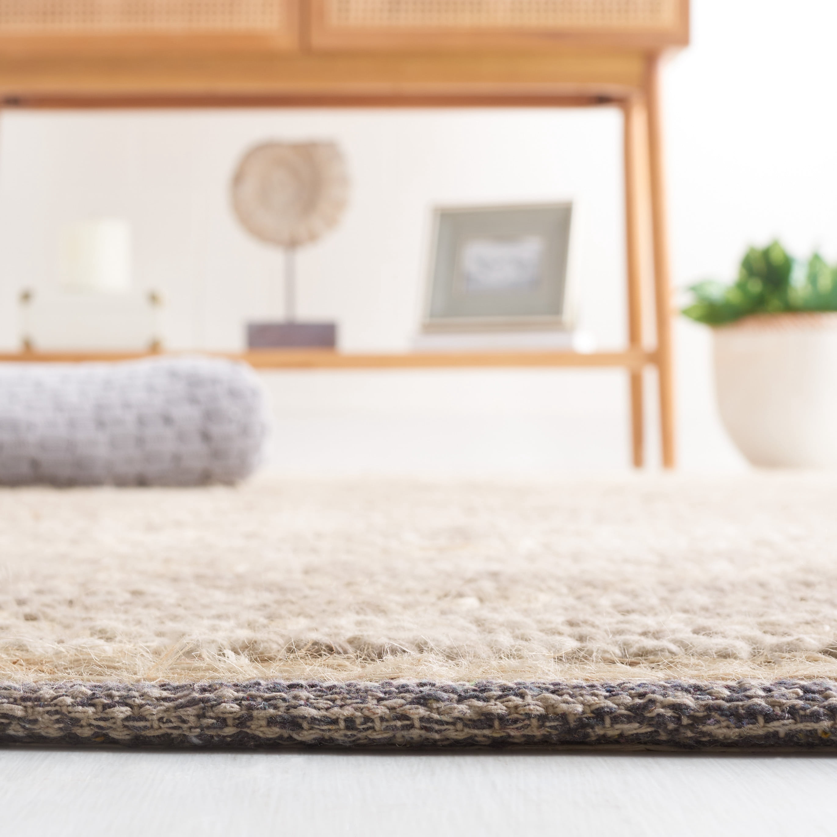 SAFAVIEH Natura Glenn Diamond Area Rug, Brown/Natural, 6' x 6' Square