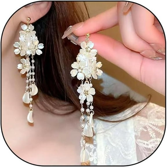 Flower Pearl Tassel Earrings for Women Acrylic White Floral Drop Earring Flower Cluster Pearl Chain Earring Dainty Bridal Wedding Jewelry Accessories