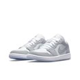 thumbnail image 3 of Nike Air Jordan 1 Retro Low - Zapatillas de baloncesto para hombre y mujer, clásicas, de cuero, cómodas, para deportes al aire libre, informales, para patineta, 3 of 5