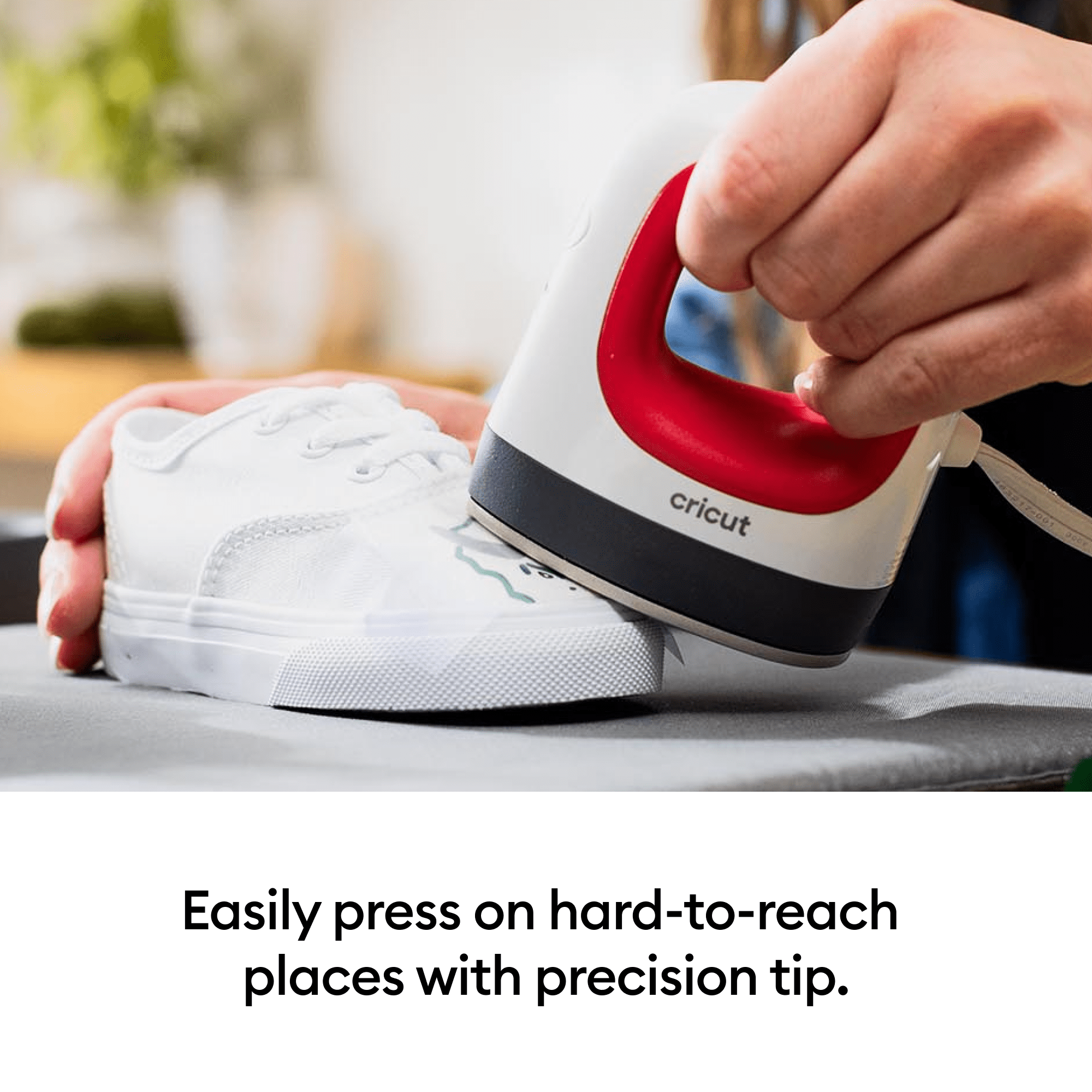 Cricut EasyPress Mini™, Raspberry - Compact Handheld Heat Press Machine