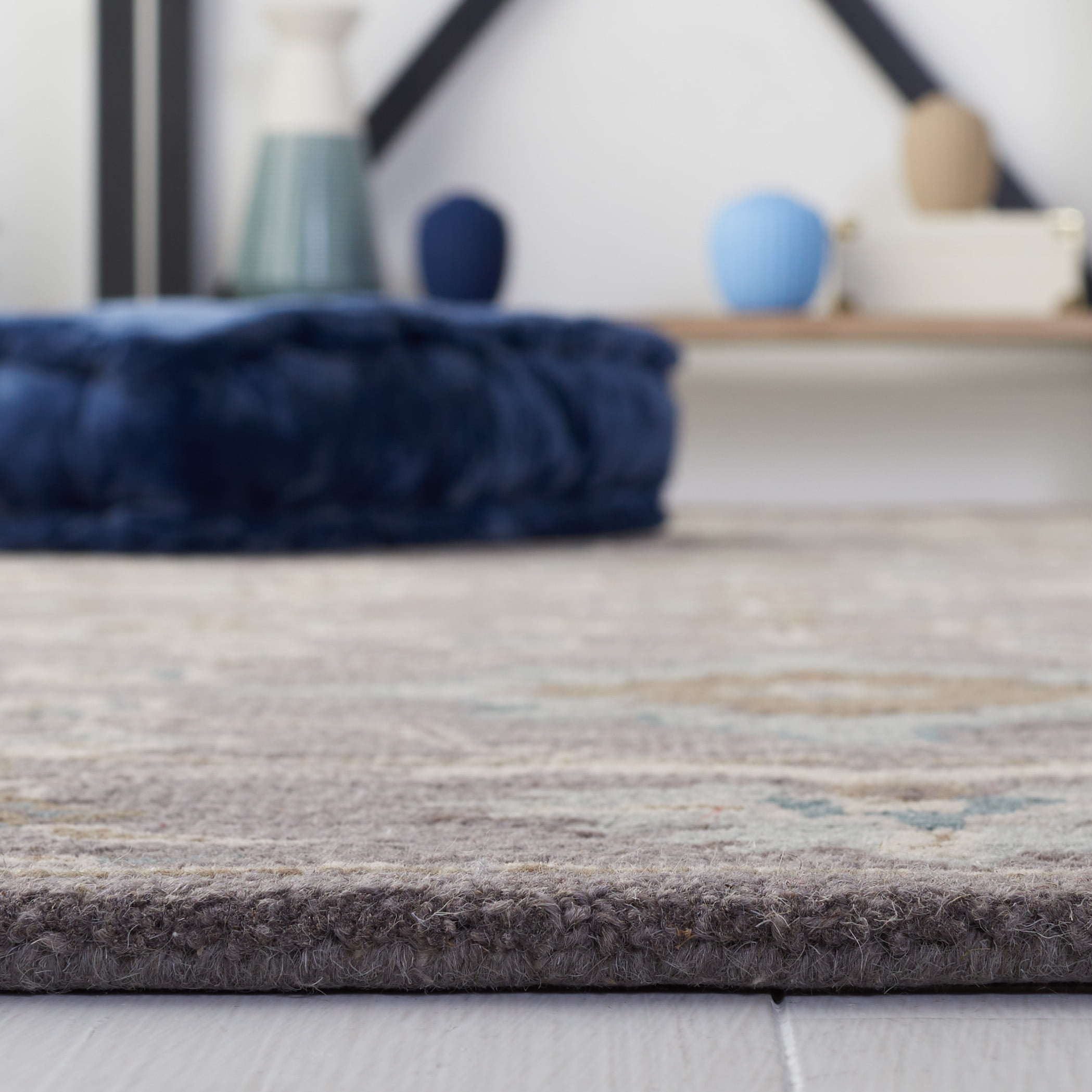 SAFAVIEH Blossom Calista Oriental Wool Area Rug, Grey, 5' x 8'