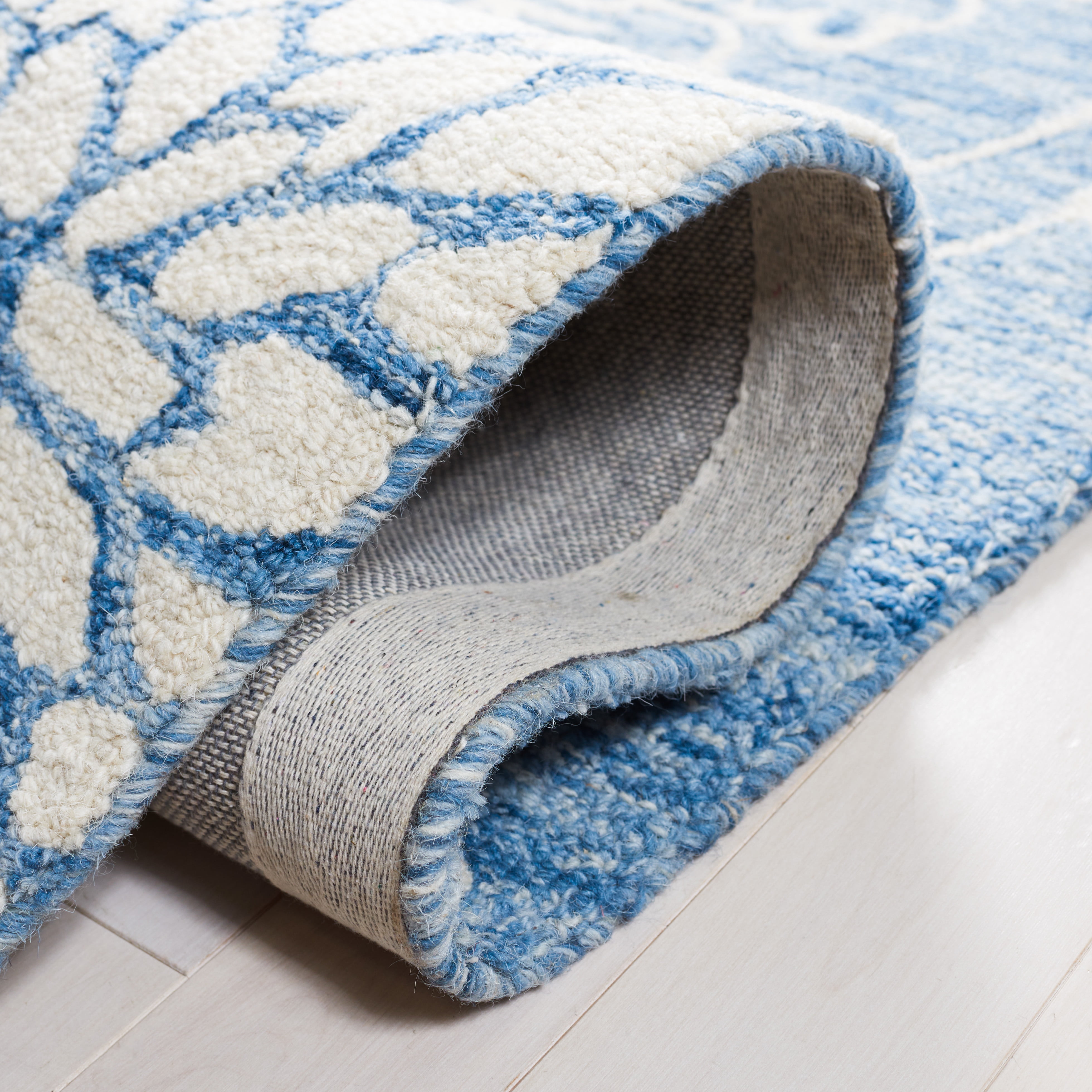 Safavieh Jardin Clara Floral Wool Runner Rug, Blue/Ivory, 2'3" x 9'
